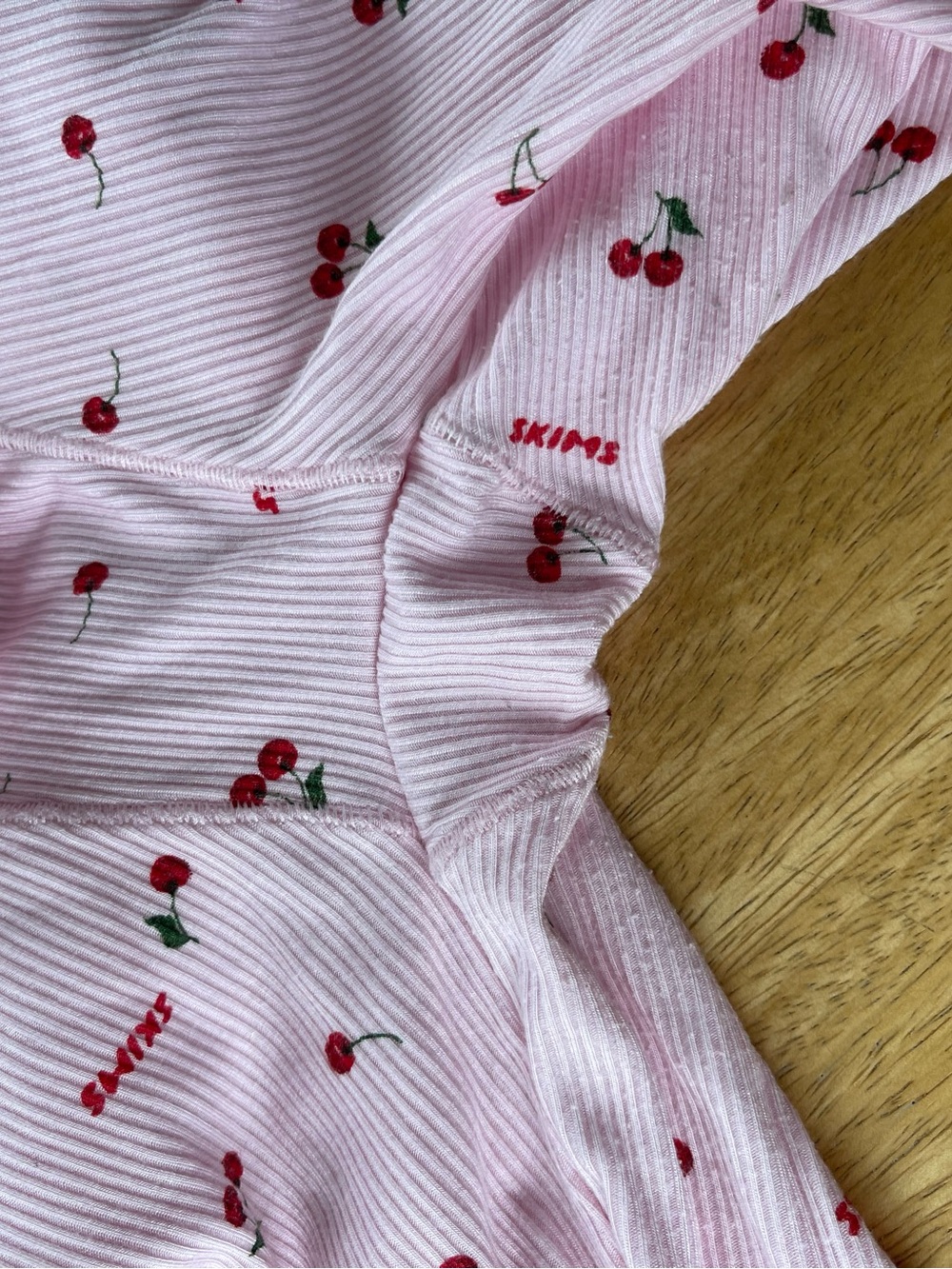 Skims Cherry Ribbed Pajama bottom - Picture 5 of 5